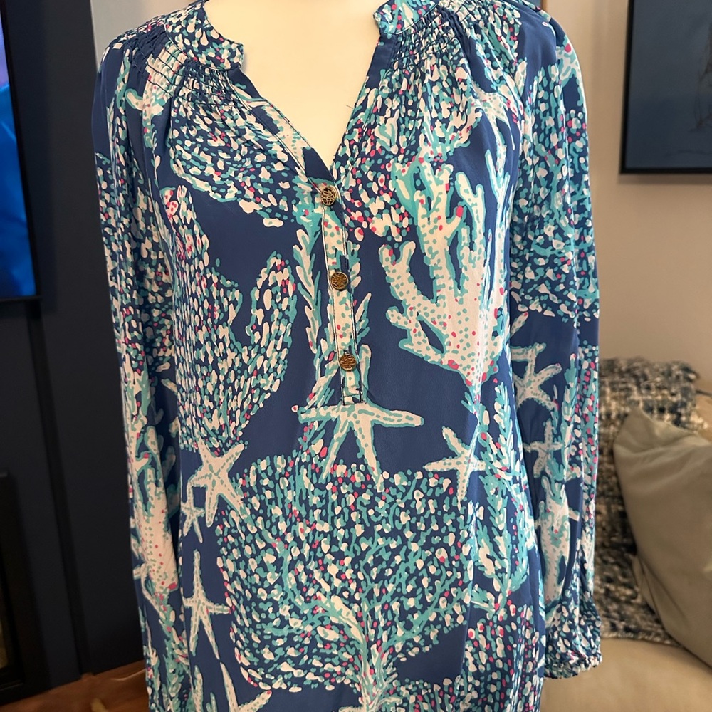 Lilly Pulitzer Elsa Blue and White Coral Print Blouse Size Medium EUC